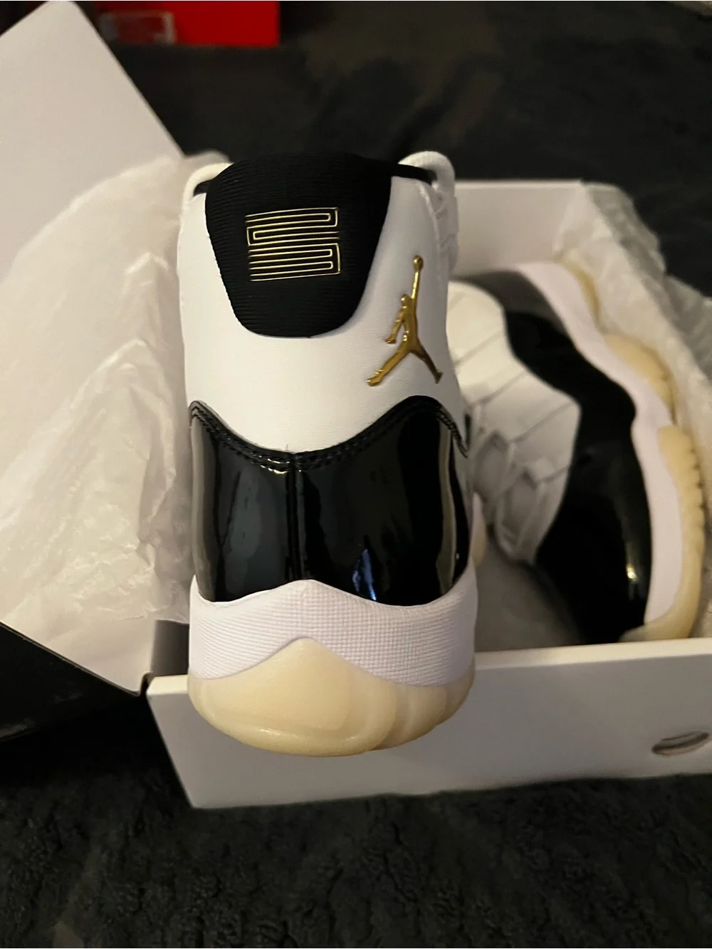 Retro 11 Jordan Men's Mid-Top Sneakers in White and Black
